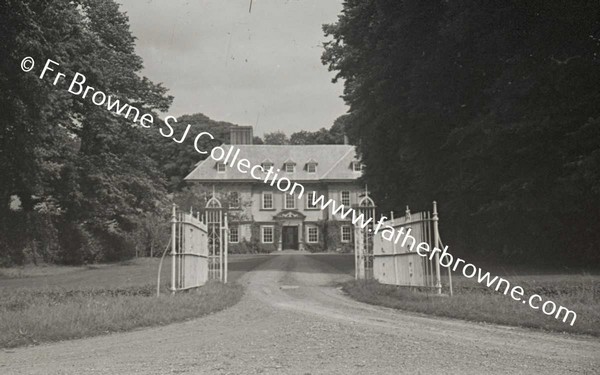 BEAULIEU  WEST FRONT FROM GATES